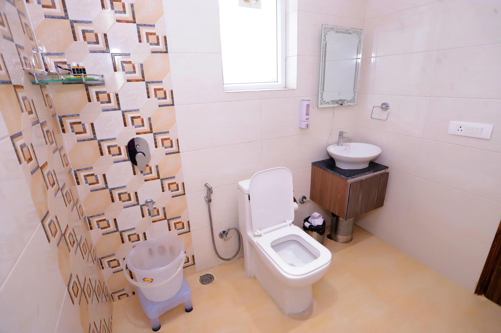 Hotel Nirvana Inn - Near Expo Mart Greater Noida Esterno foto