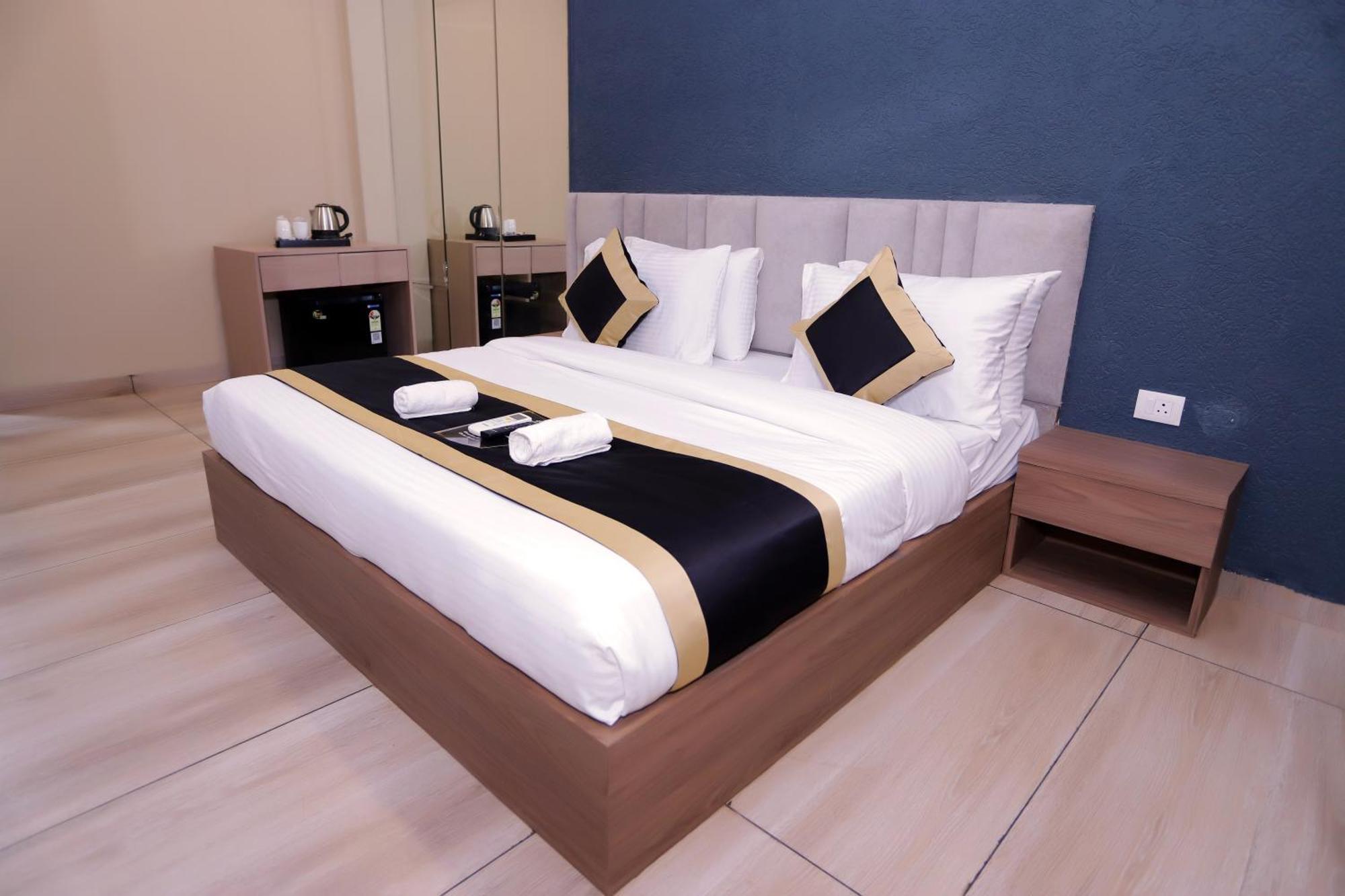 Hotel Nirvana Inn - Near Expo Mart Greater Noida Esterno foto