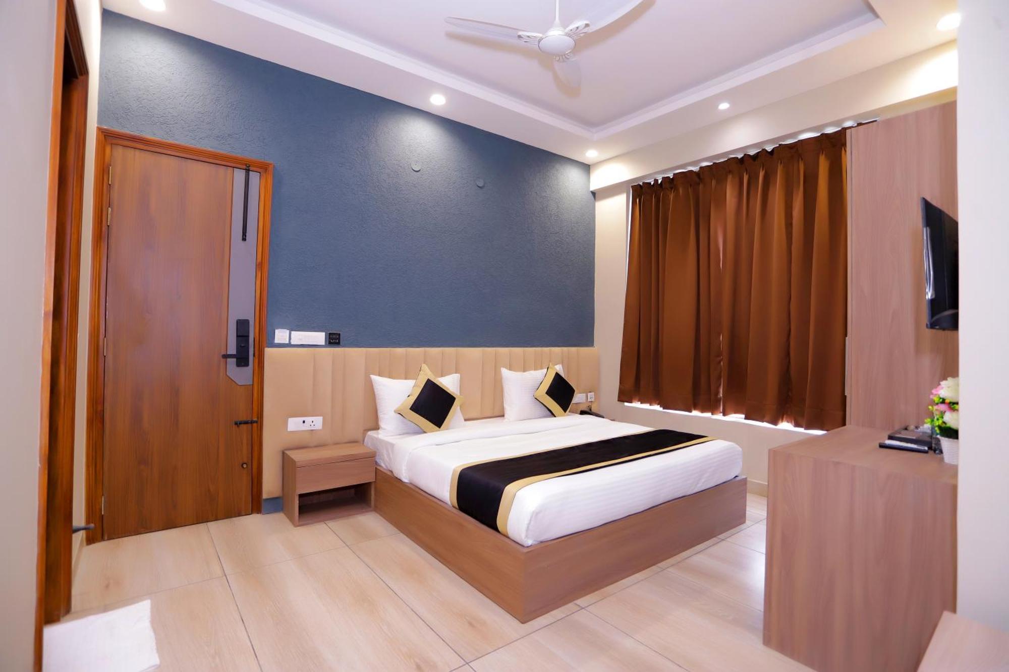 Hotel Nirvana Inn - Near Expo Mart Greater Noida Esterno foto