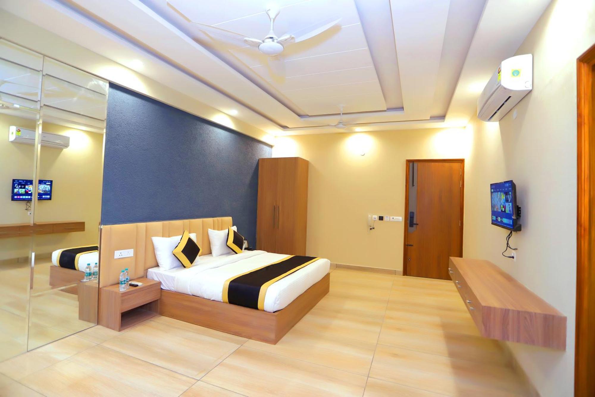 Hotel Nirvana Inn - Near Expo Mart Greater Noida Esterno foto