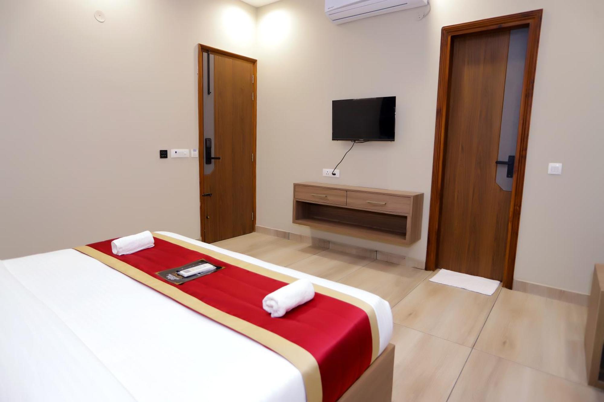 Hotel Nirvana Inn - Near Expo Mart Greater Noida Esterno foto