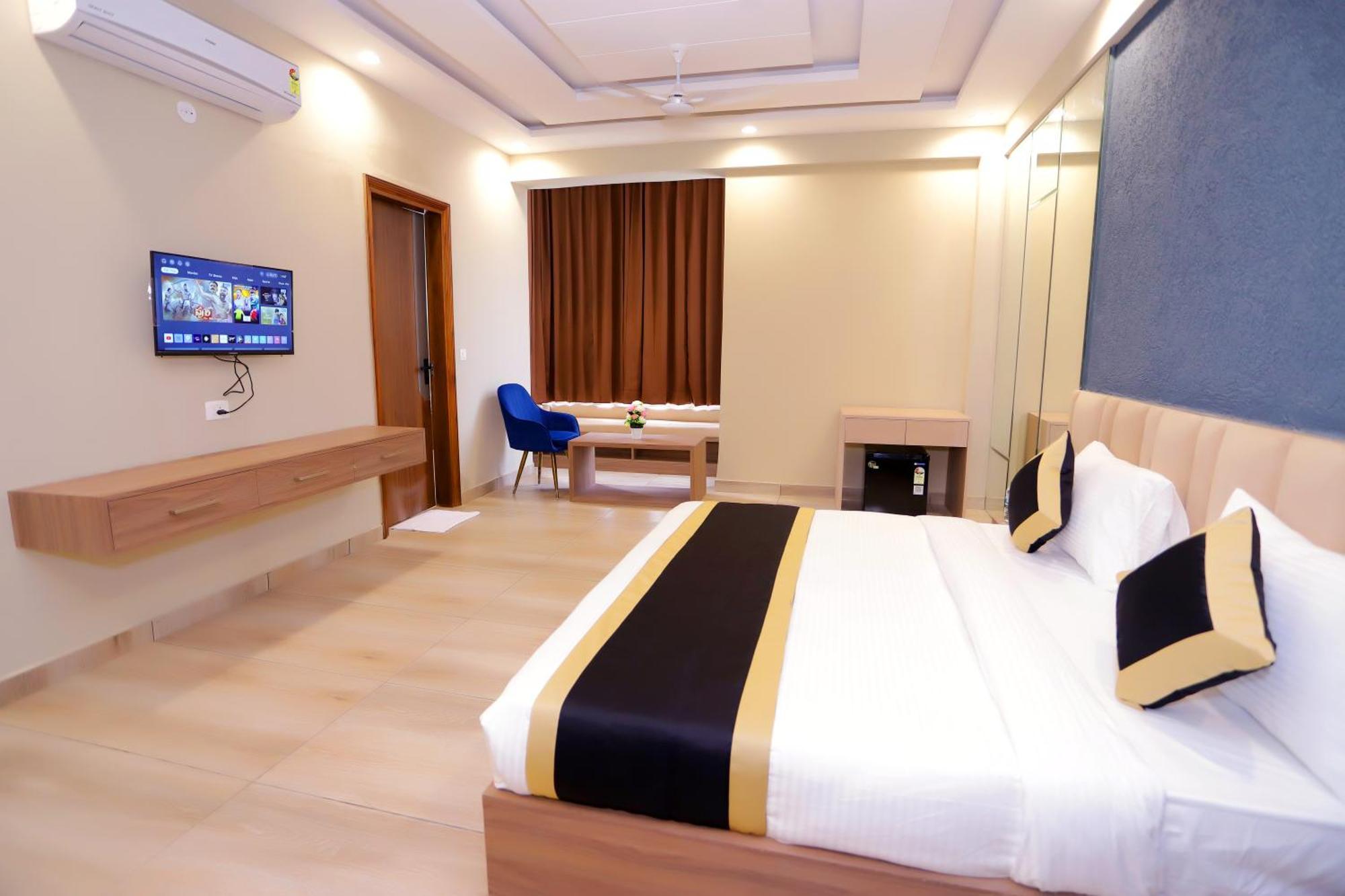 Hotel Nirvana Inn - Near Expo Mart Greater Noida Esterno foto