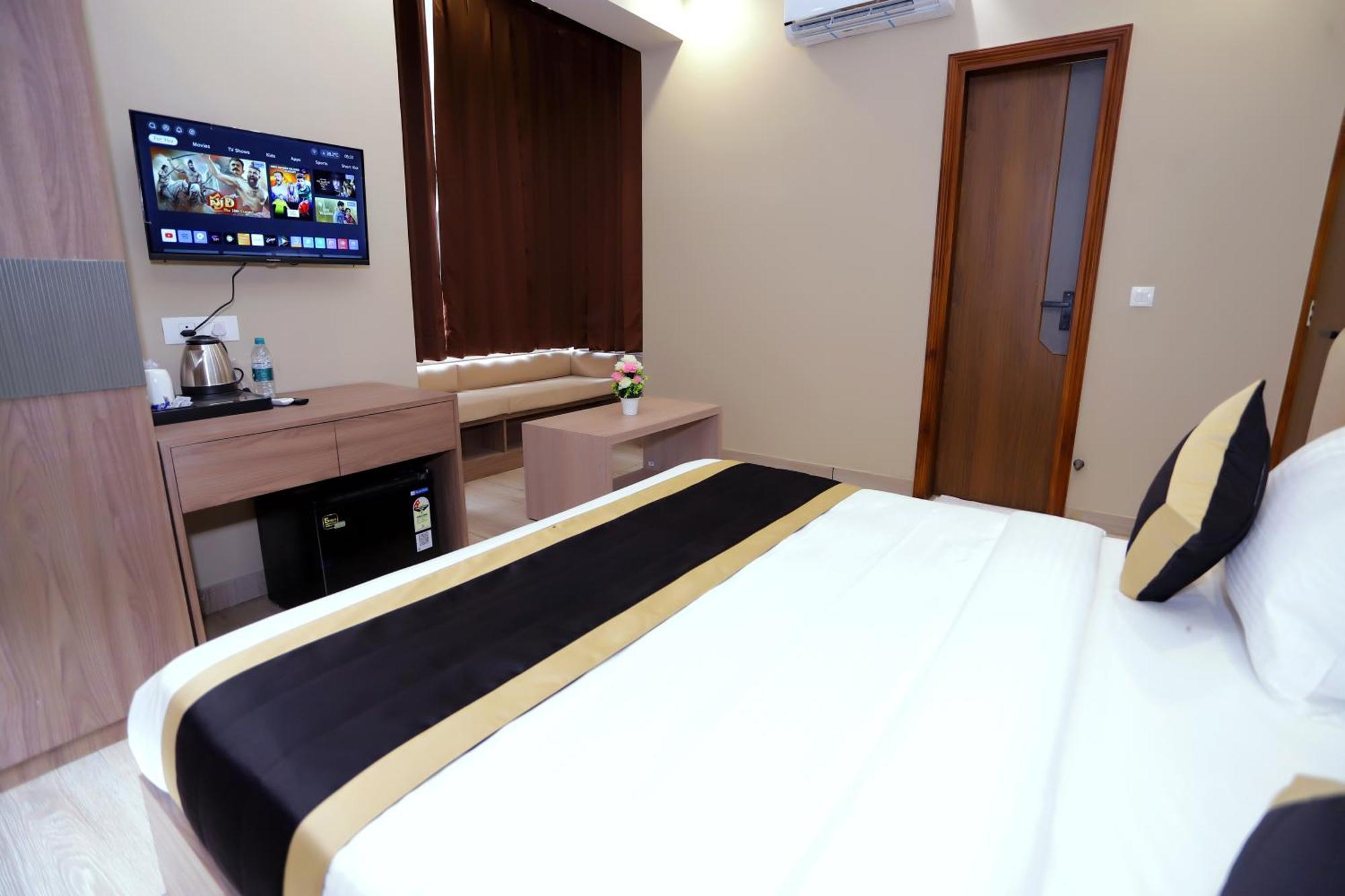 Hotel Nirvana Inn - Near Expo Mart Greater Noida Esterno foto